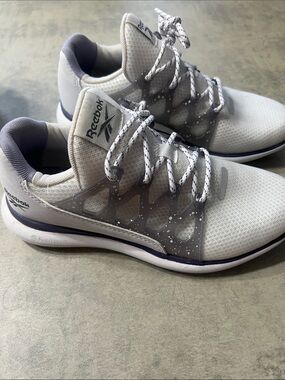 Reebok woman running shoes